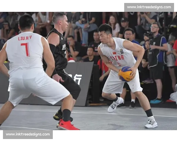 《篮球比赛重播：回顾精彩时刻，分析球员表现与战术演绎》